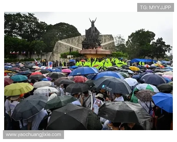 瓦伦西亚球迷抗议持续加剧：对俱乐部管理层形成舆论压力，俱乐部治理面临考验